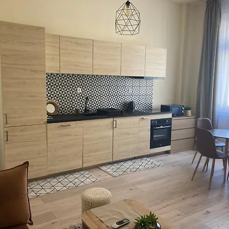 Luxury Giant 157m2 - 4 Exclusive In One Place With 4 Free Garages!!! 아파트