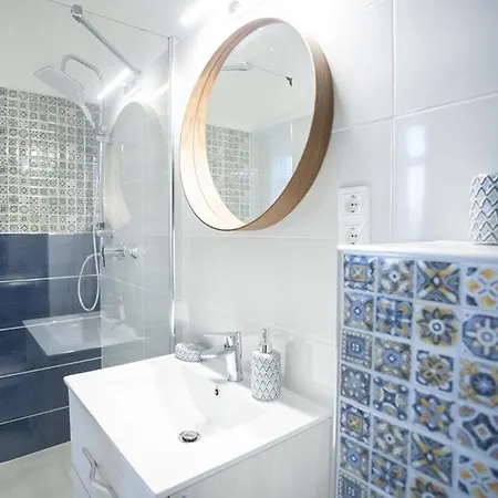 Luxury Giant 157m2 - 4 Exclusive In One Place With 4 Free Garages!!! 아파트 *